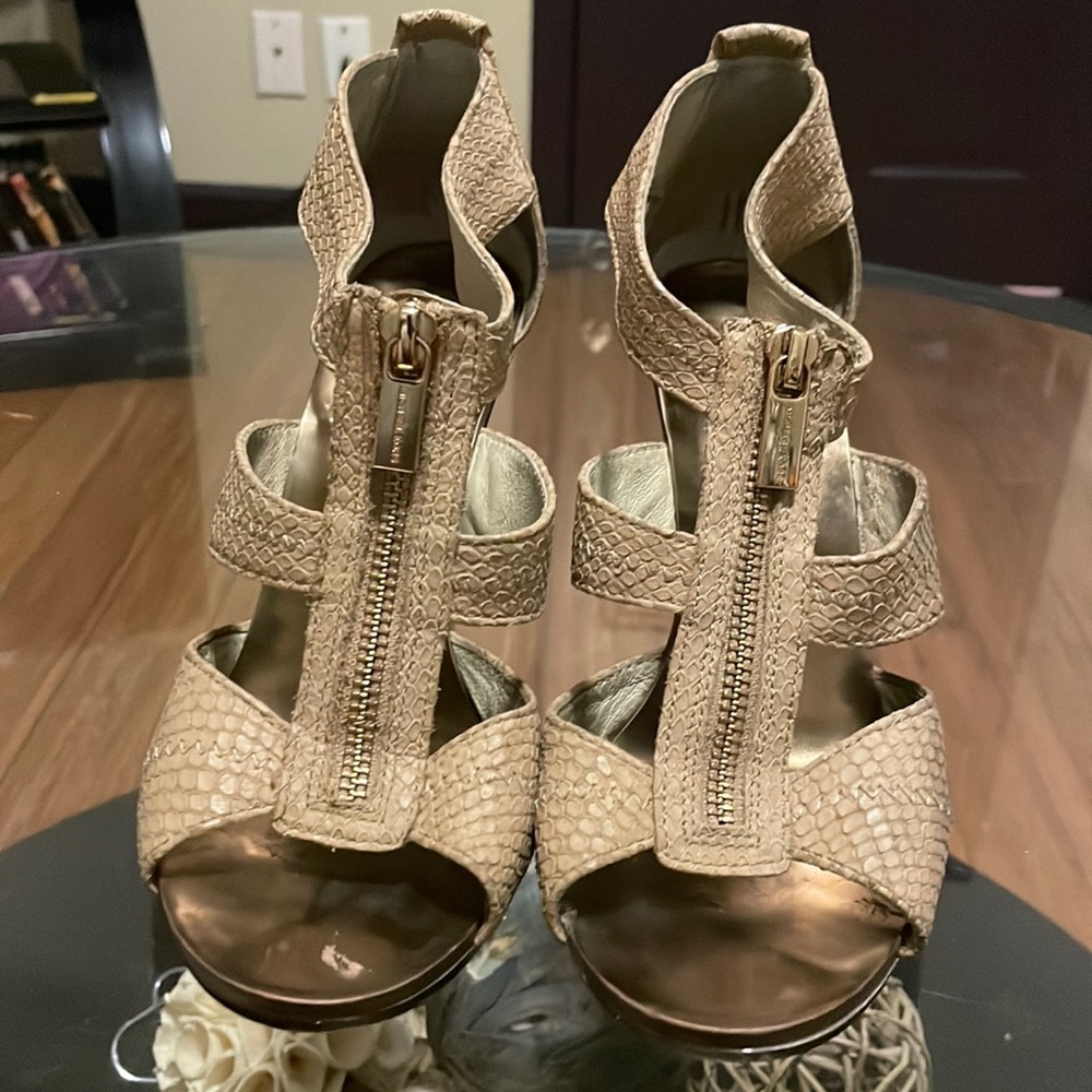 Used Size 6 1/2 nude and black used Michael Kors heels